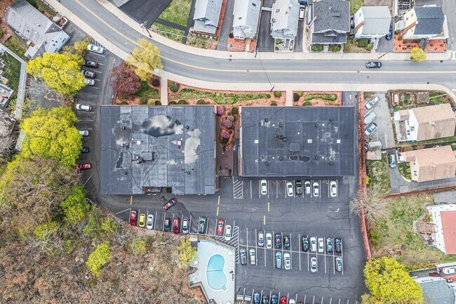 Building Photo - 141 Pierce St