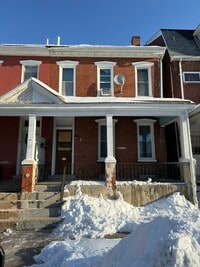 Building Photo - 3 W 4th St