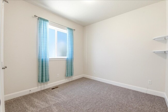 Building Photo - Single Story-3 Bedroom 2 Bathroom Home in a 55+ Community