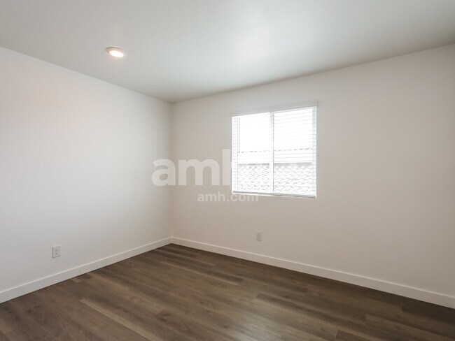 Building Photo - 13101 N Honest Endeavor Wy