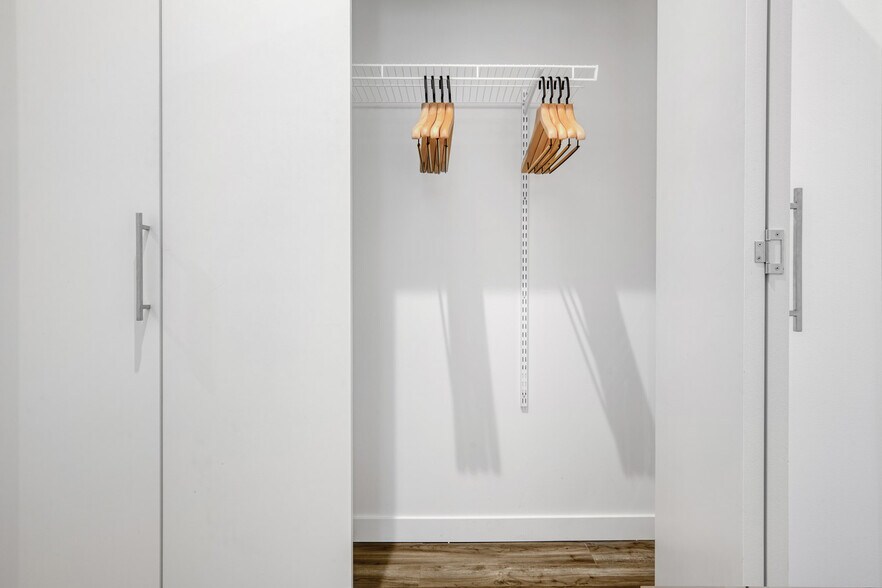 Building Photo - 12269 NE 12th Ln