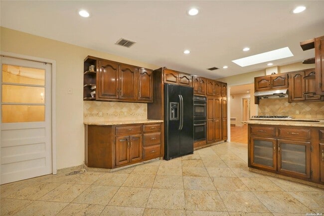 Building Photo - 260 Oak Ridge Ln