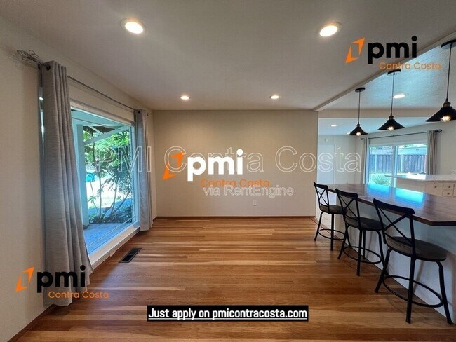 Building Photo - 1173 Las Juntas Way