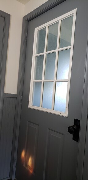 Building Photo - 636 W Center St