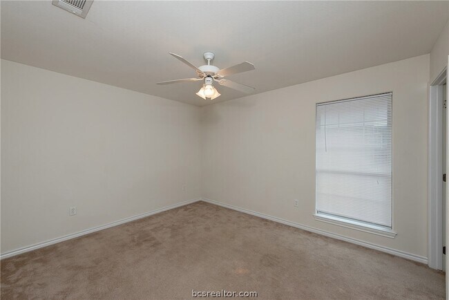 Building Photo - 1004 Crepe Myrtle Ct
