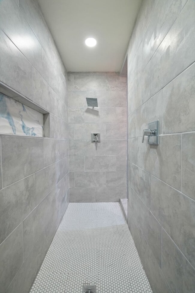 Building Photo - 2606 Justus St
