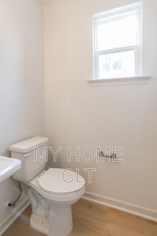 Building Photo - 2719 Capitol Dr