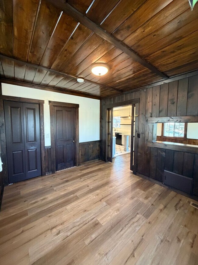 Building Photo - 2329 Scenic Ave