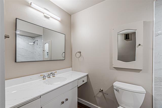 Building Photo - 1018 McCallum Dr