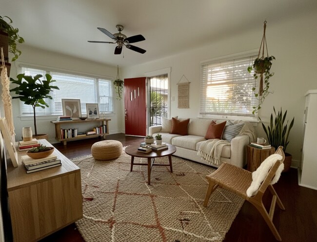 Building Photo - North Park Cottage! LARGE ENCLOSED PRIVATE BACKYARD! Washer & Dryer! Assigned Parking!