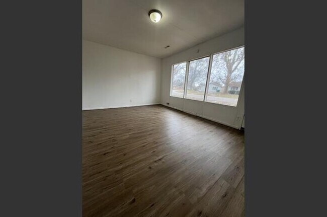 Building Photo - 3 bed | 1 bath Home for Rent