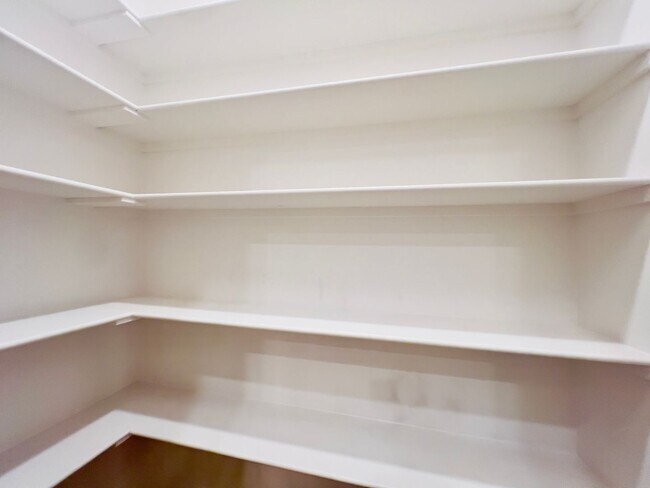 Building Photo - PRE-LEASING FOR JUNE OR JULY! Spacious Townhome in Escondido