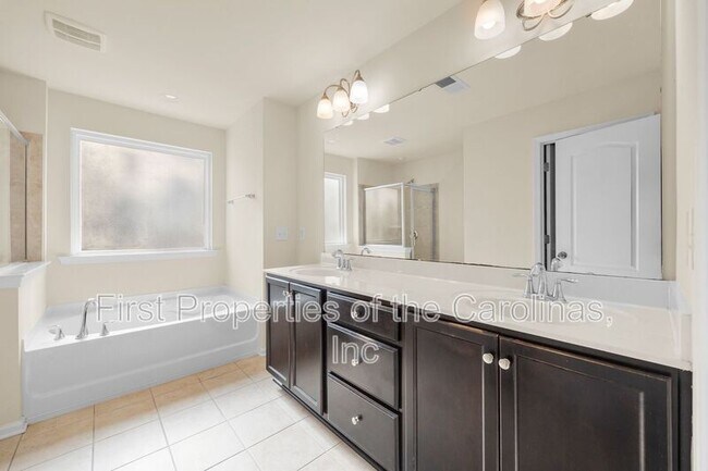 Building Photo - 6012 Thorburn Way