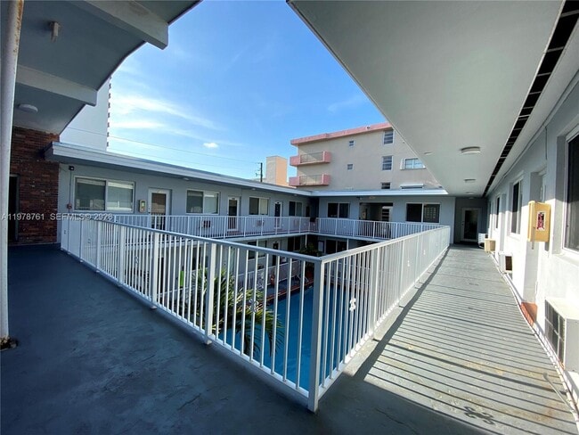 Building Photo - 305 69th St