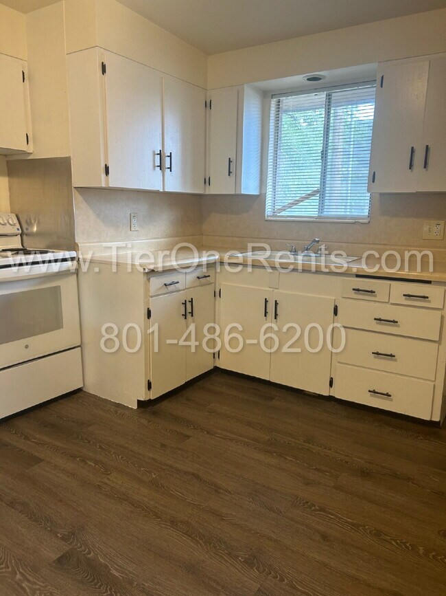 Building Photo - NO DEPOSIT option available for qualified ...