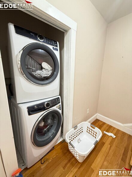 Building Photo - 37 Radnor Rd