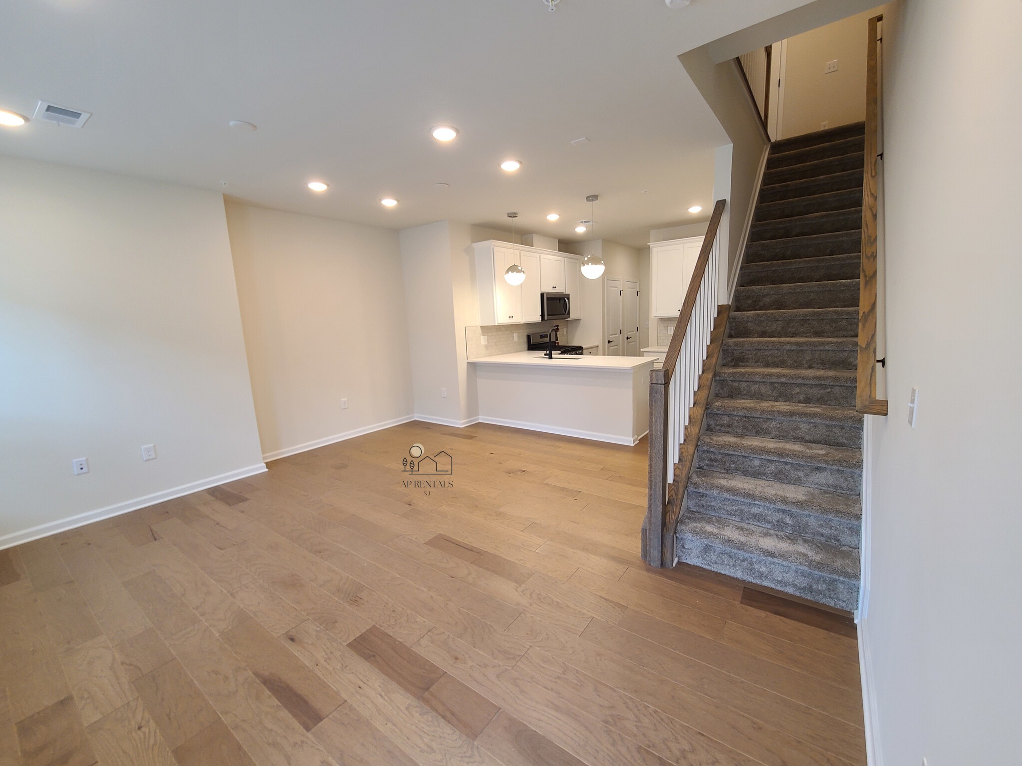 Building Photo - 622 Sadie Cir