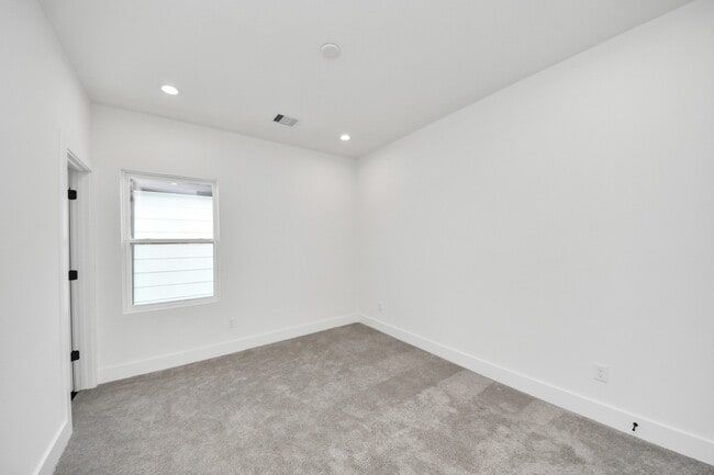 Building Photo - 103 Frawley St