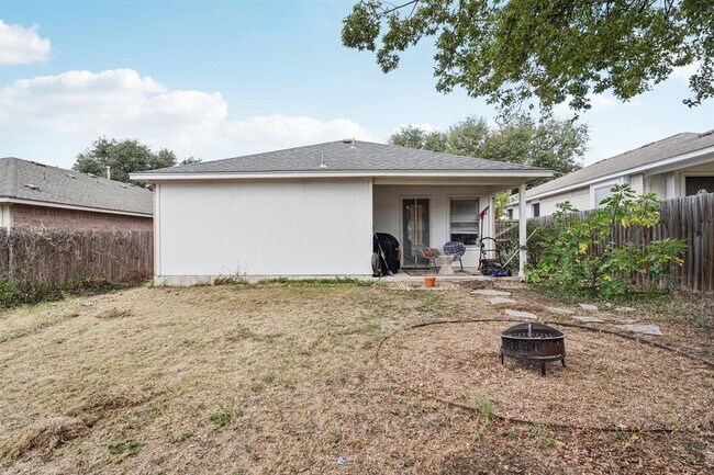 Building Photo - 15307 Sweet Caddie's Dr