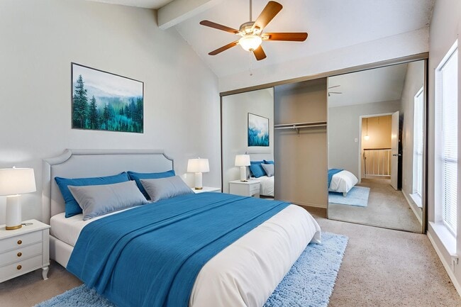 Building Photo - 2805 Meadow Park Dr