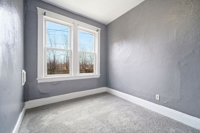 Building Photo - 3691 E 116th St