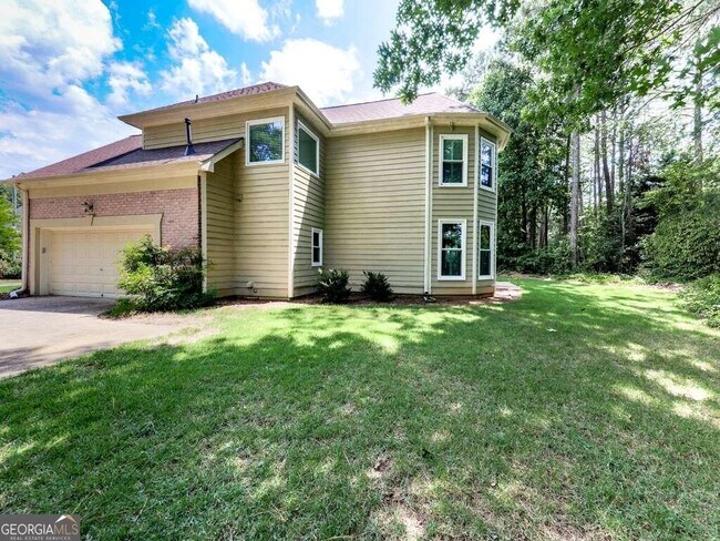 Building Photo - 2045 Town Lake Hills W