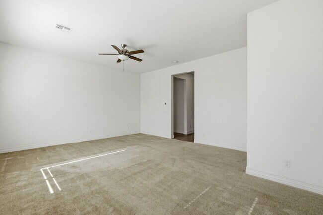 Building Photo - Gated Community Amazing ameneties