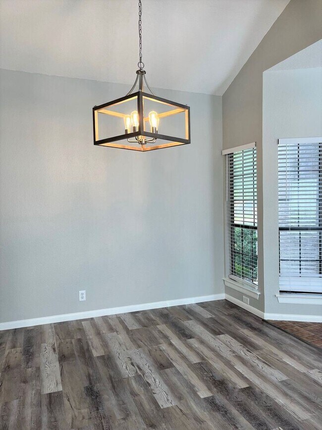 Building Photo - 4 br, 2 bath House - 19906 Encino Briar