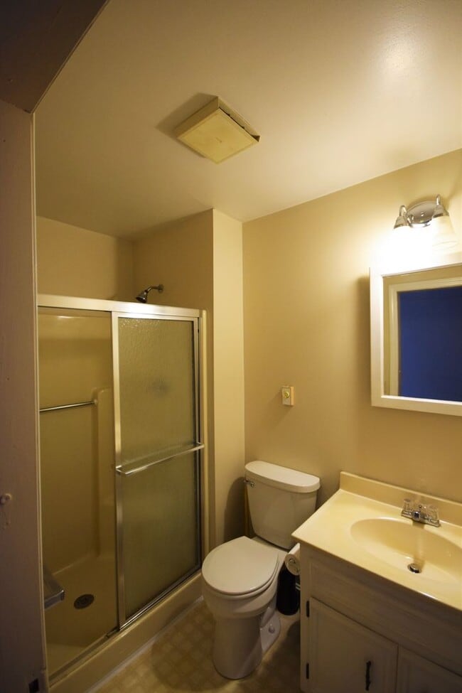 Building Photo - Brick Townhome in Park Forest!