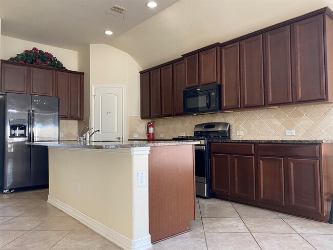 Building Photo - 18318 Mossy Creek Ln