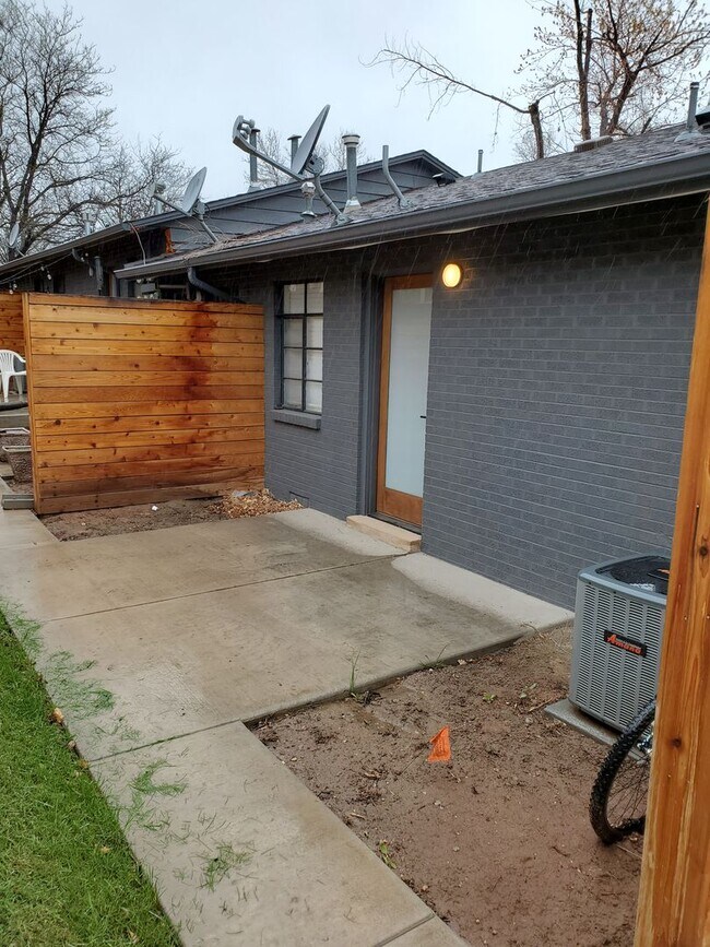 Building Photo - Remington1705 (KC-JF-NB)