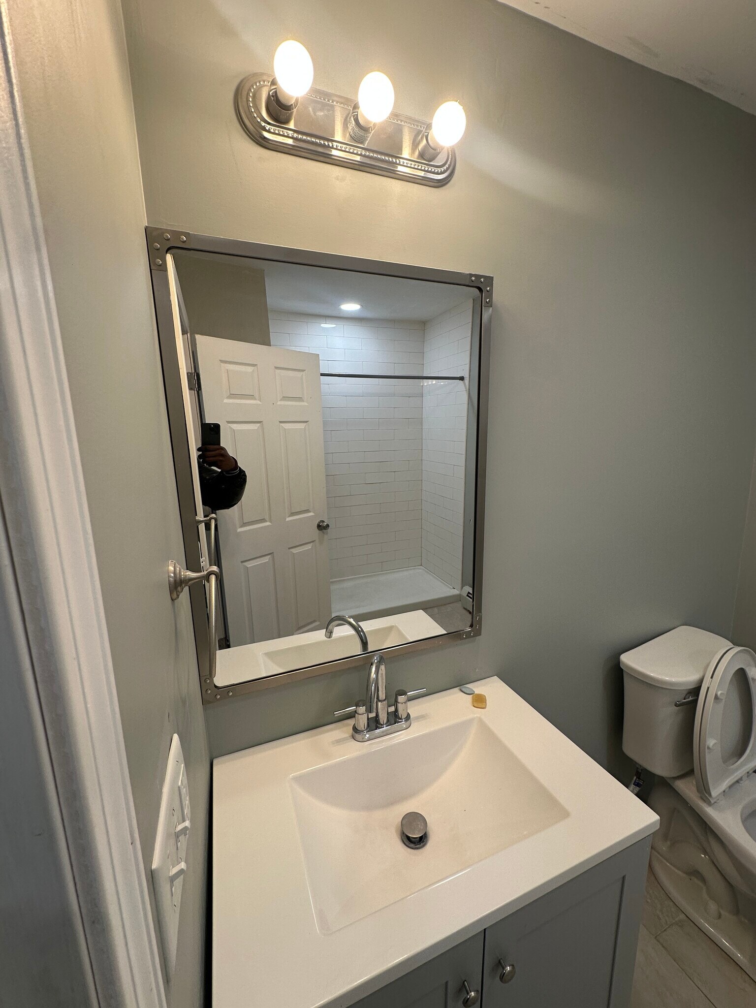 Building Photo - 406 Cahill St