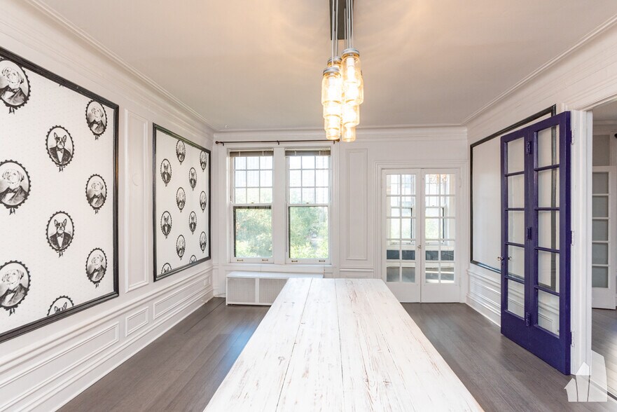 Building Photo - 450 W Surf St