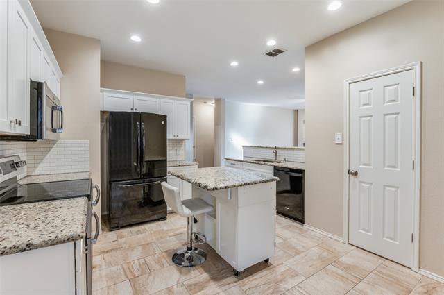 Building Photo - 1626 Lakeside Dr