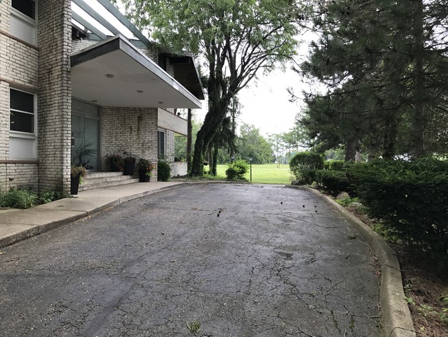 Building Photo - 3301 Philadelphia Dr