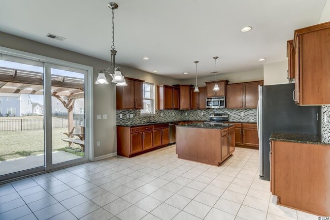Building Photo - Carolina Farm home