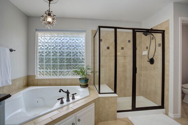 Building Photo - Gorgeous home within the prestigious priva...