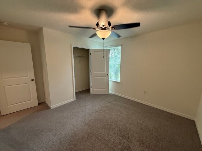 Building Photo - Newly built 3 bedroom home in a quiet Cul-...
