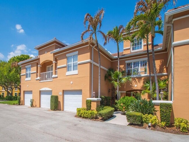 Building Photo - 5020 Fairways Cir