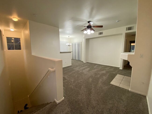 Building Photo - Great 2 Bedroom Condo!