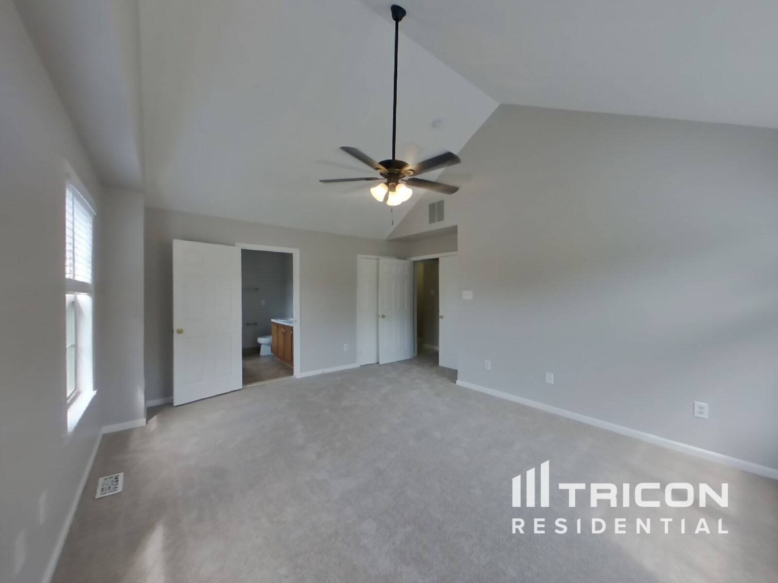 Building Photo - 2108 Royal Ct