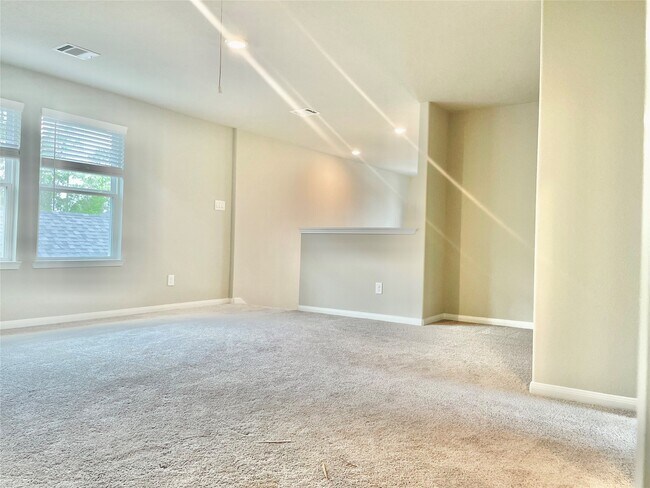 Building Photo - 17526 Rosette Grass Dr