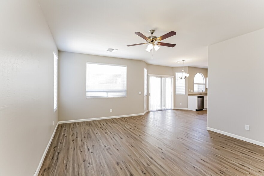 Building Photo - 9032 W Preston Ln