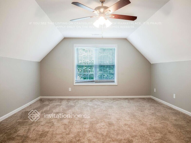 Building Photo - 1119 E Shoreview Rd