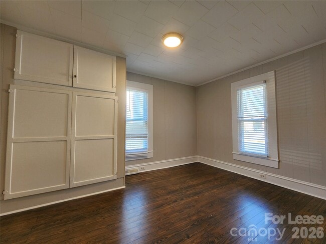 Building Photo - 29 Willowbrook Dr NW