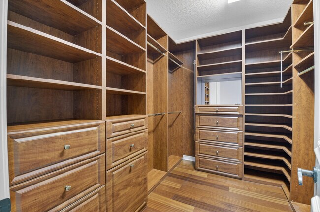 Building Photo - 17921 Villa Club Way
