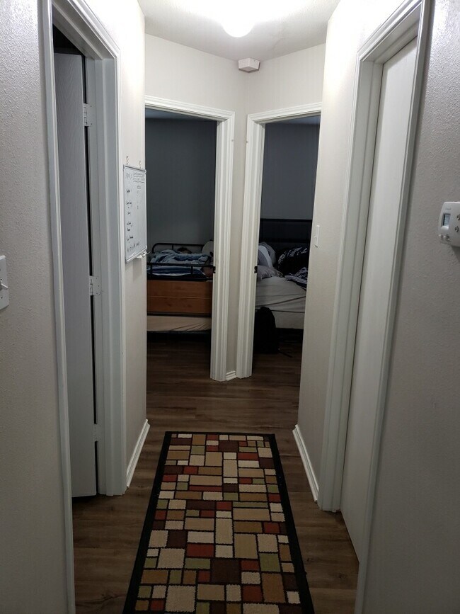 Building Photo - 20071 Meadow View Ln