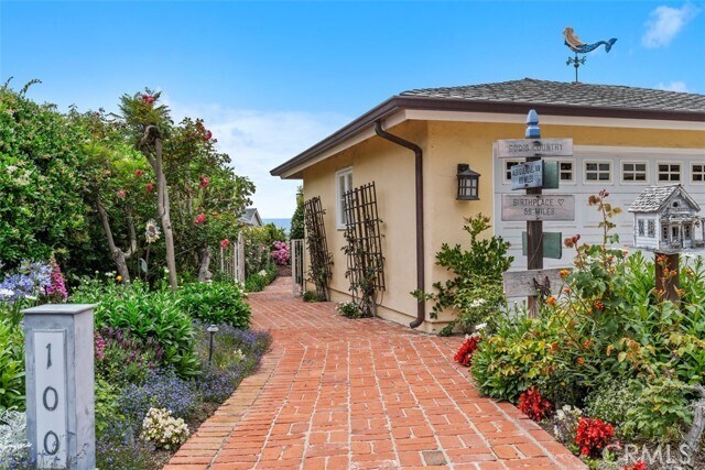 Building Photo - 100 S La Senda Dr