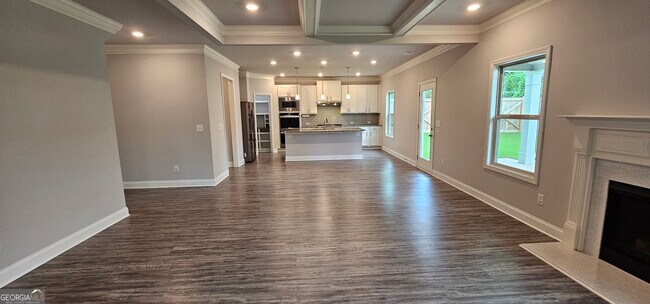 Building Photo - 352 Newshaw Dr