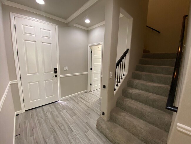 Building Photo - 3461 Alcove Way